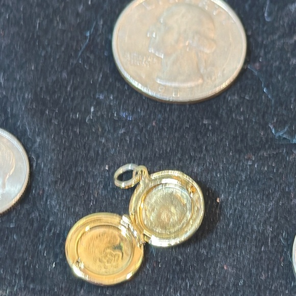 JOAN RIVERS Petite Pendant/Charm - Picture 4 of 4